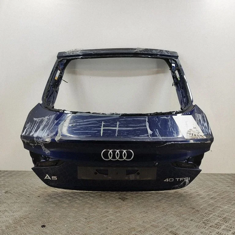 Aizmugurējais vāks (bagāžnieka) 8W8827025E