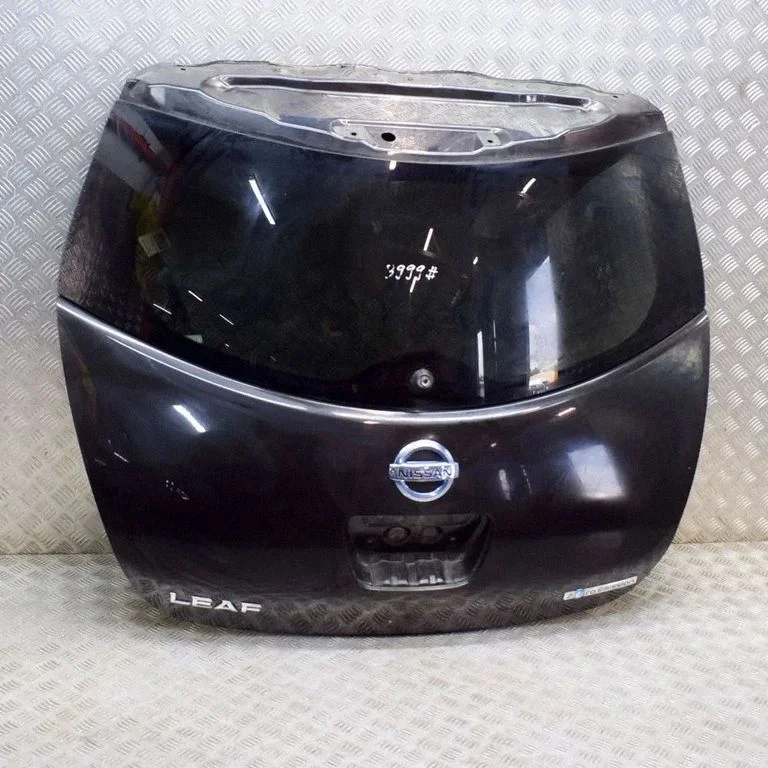 Aizmugurējais vāks (bagāžnieka) K01003NLMB
