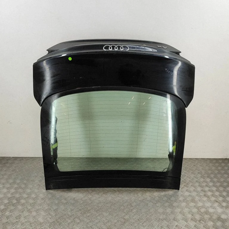 Aizmugurējais vāks (bagāžnieka) 8W8827025C