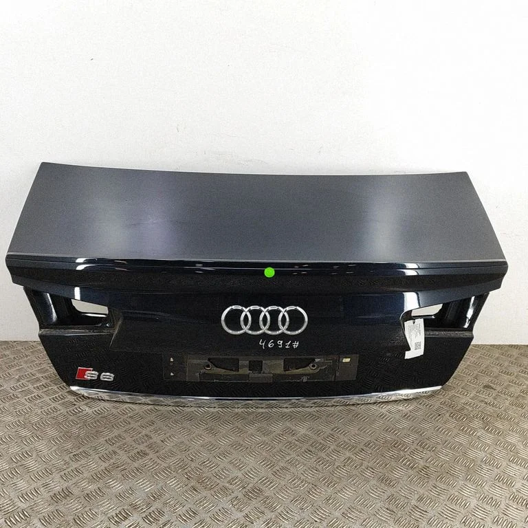 Aizmugurējais vāks (bagāžnieka) 4G5827023C