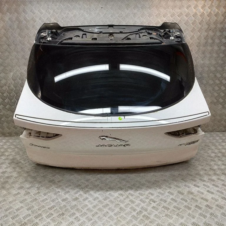 Tagaluuk (pakiruumi) T4K10180LML