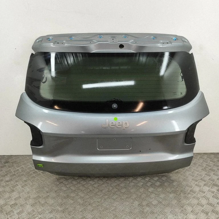 Aizmugurējais vāks (bagāžnieka) 68670778AA