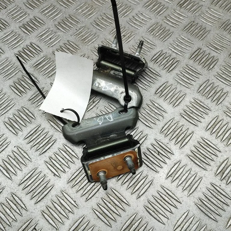 Tailgate/trunk/boot hinge 6881048220