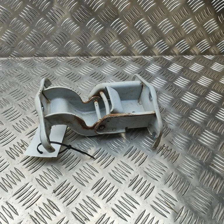 Tailgate/trunk/boot hinge 93458937