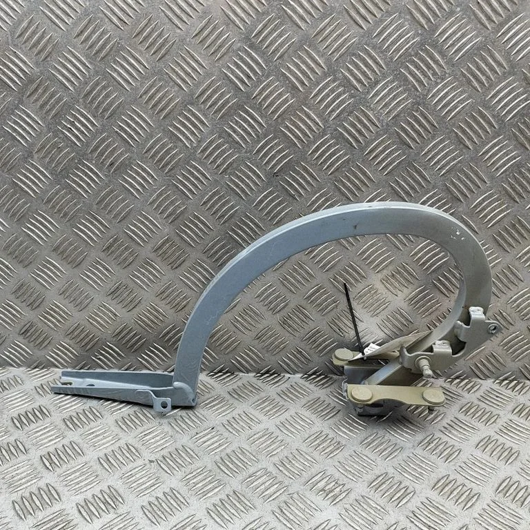 Tailgate/trunk/boot hinge 7430639