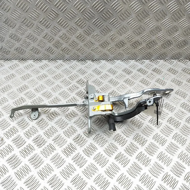 Tailgate/trunk/boot hinge – BMW 3 Series G20 G21 (2019-)