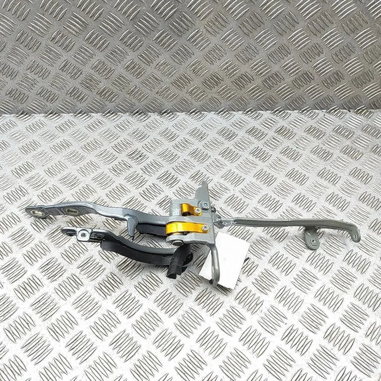 Aizmugurējā vāka eņģe (-es) – BMW 3. sērija G20 G21 (2019-)