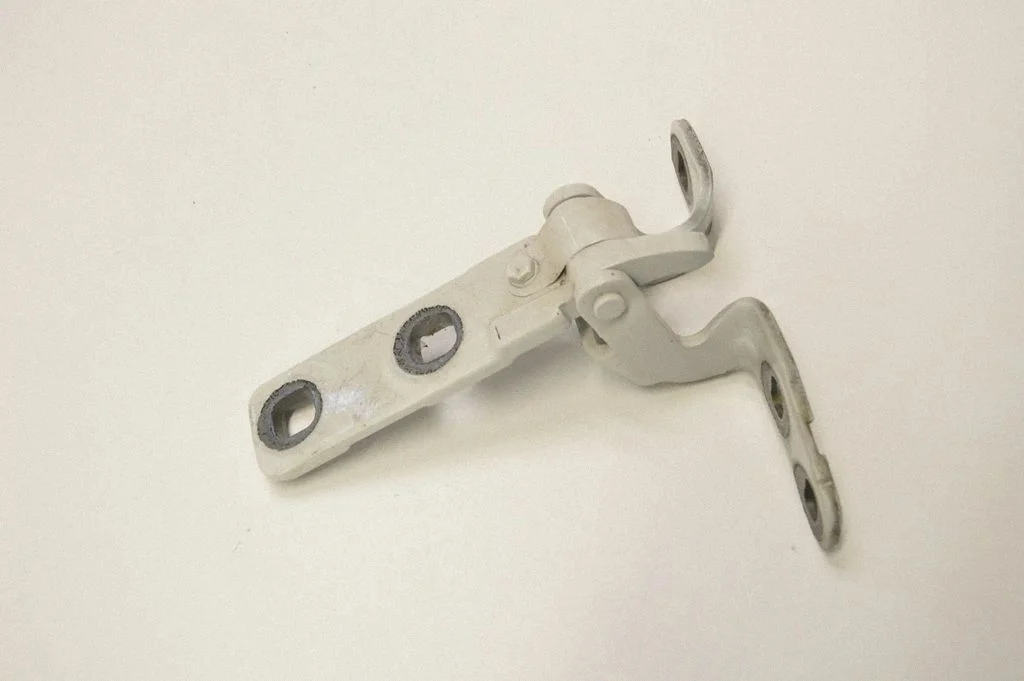 Tailgate/trunk/boot hinge – BMW X5 E70 (2006-2013)