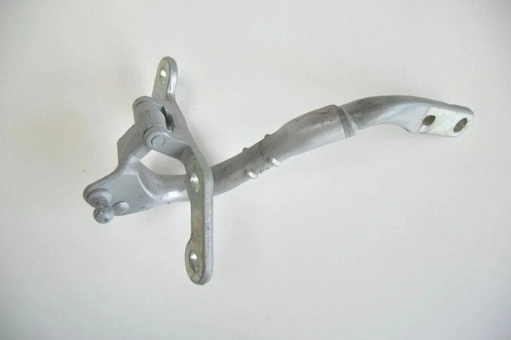 Tailgate/trunk/boot hinge A2517400337
