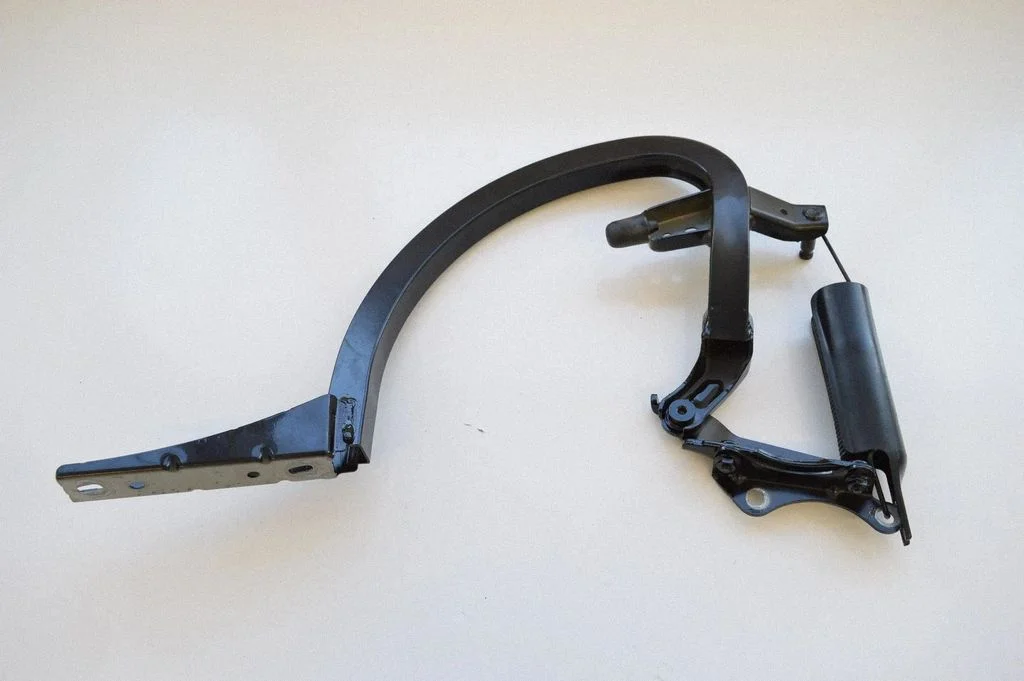 Tailgate/trunk/boot hinge – Audi A6 S6 C7 4G (2011-2018)