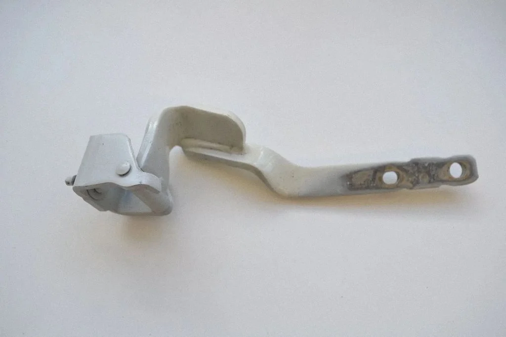 Tailgate/trunk/boot hinge – Audi A1 (2010-2018)