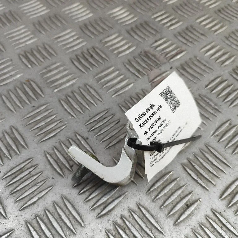 Aizmugurējā vāka eņģe (-es) 1K6827301C