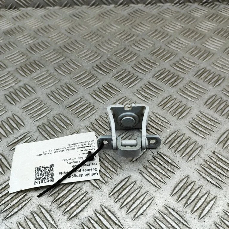 Aizmugurējā vāka eņģe (-es) 5G6827301C