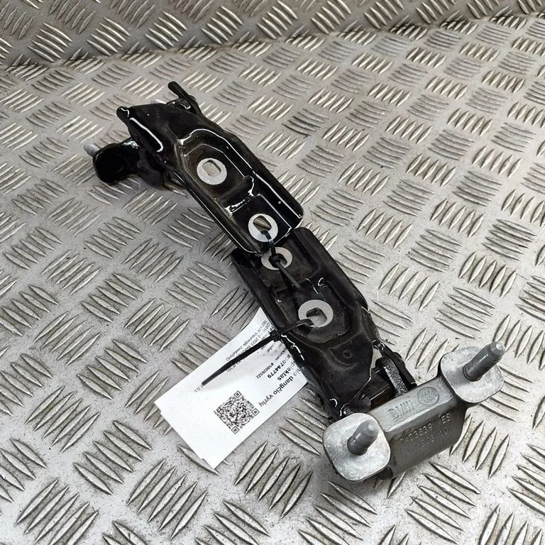 Tailgate/trunk/boot hinge 7423840