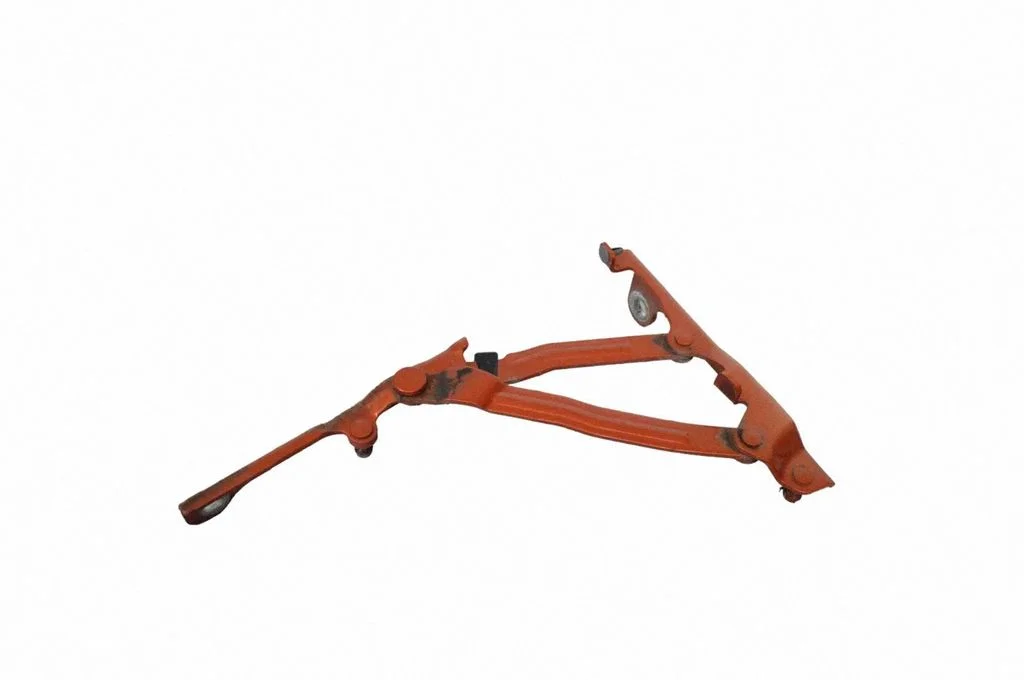 Tailgate/trunk/boot hinge – right