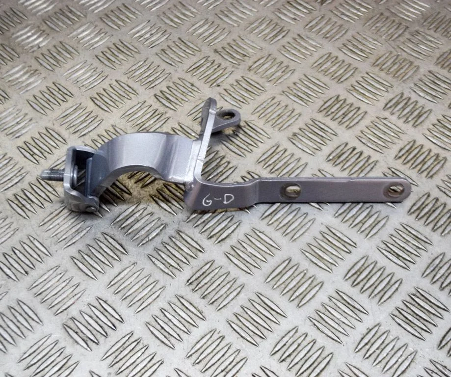 Tailgate/trunk/boot hinge 4K8827300A