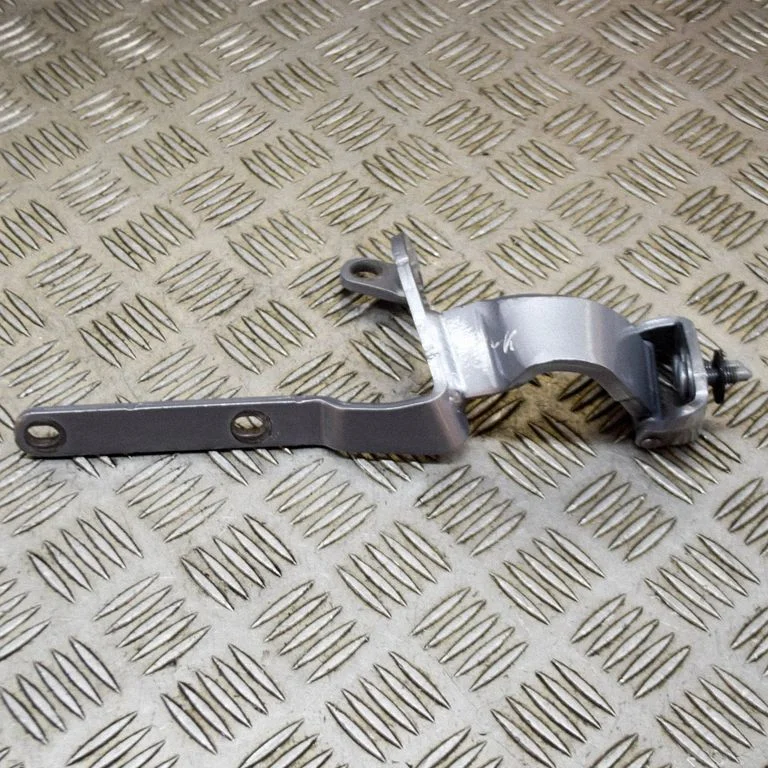 Tailgate/trunk/boot hinge 4K8827299A