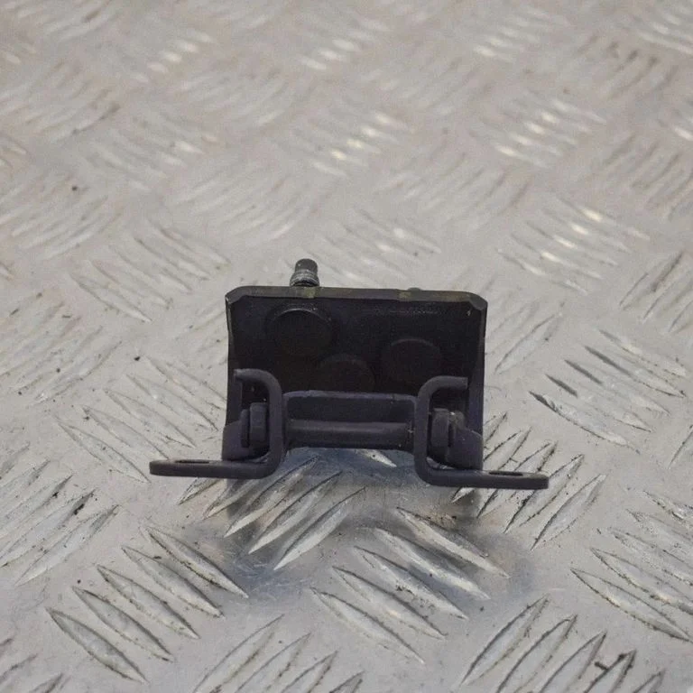 Tailgate/trunk/boot hinge 30657228 – Volvo C30 (2007-2010)