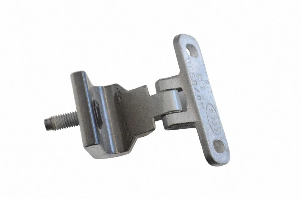 Aizmugurējā vāka eņģe (-es) A078930