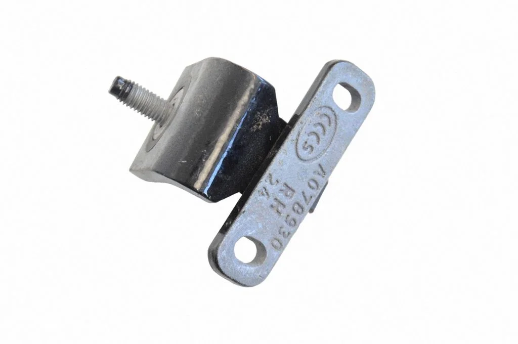 Aizmugurējā vāka eņģe (-es) A078930