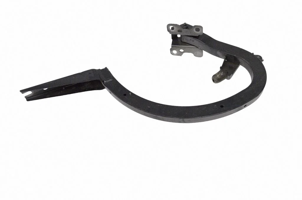 Tailgate/trunk/boot hinge – Audi A4 Allroad B8 (2008-2016)