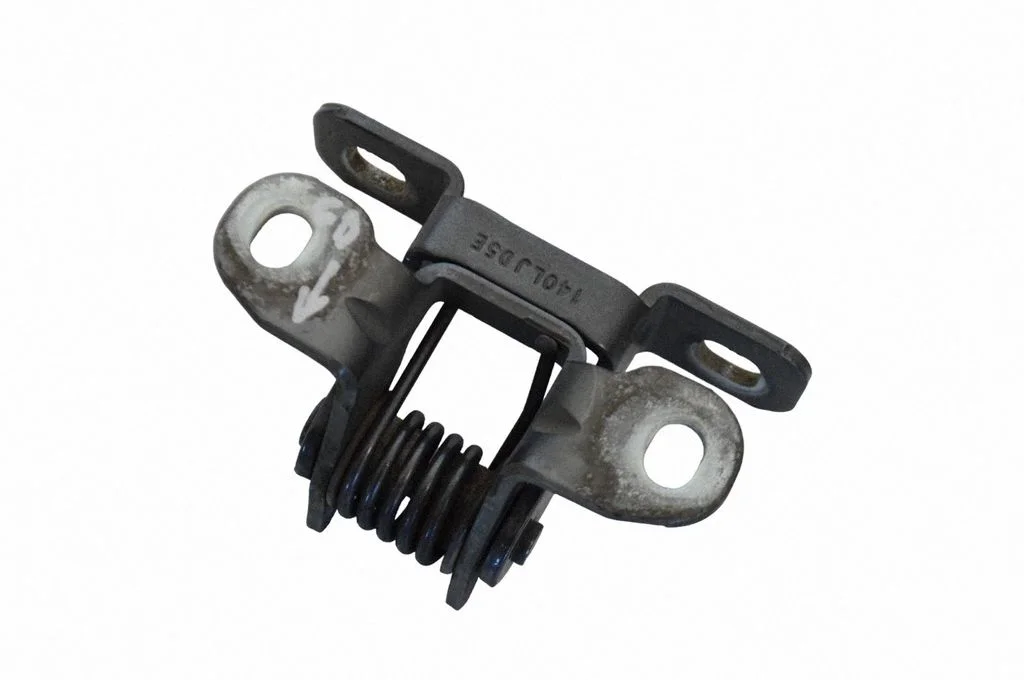Tailgate/trunk/boot hinge – right