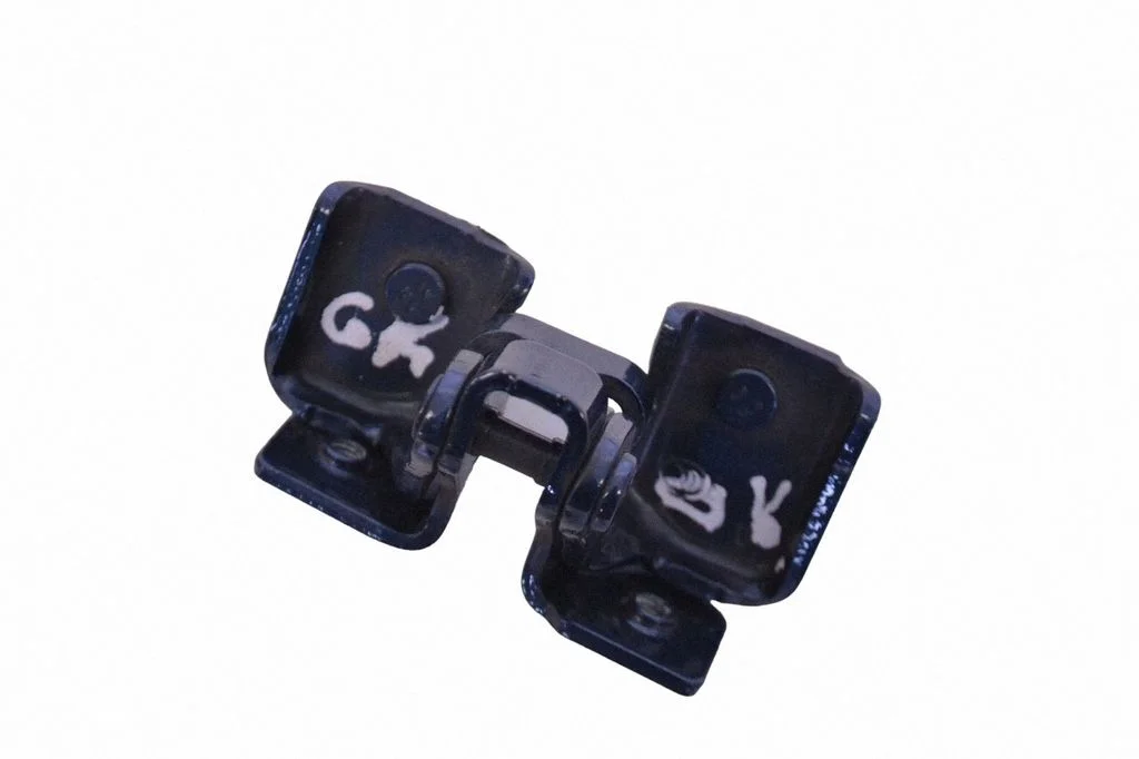 Tailgate/trunk/boot hinge – left