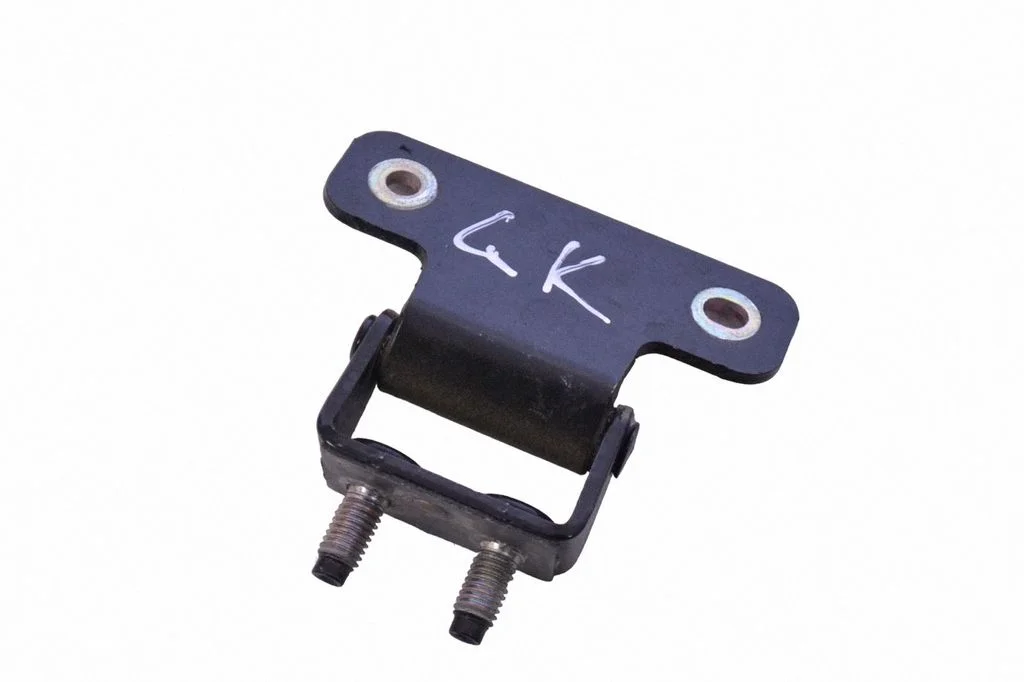 Aizmugurējā vāka eņģe (-es) 8G9N7M121BA