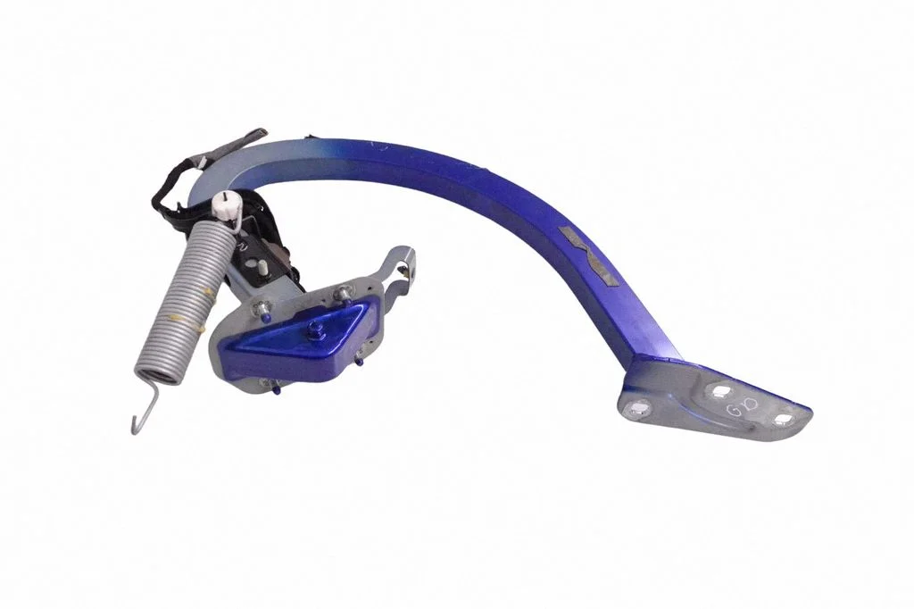 Tailgate/trunk/boot hinge GX7342700AE