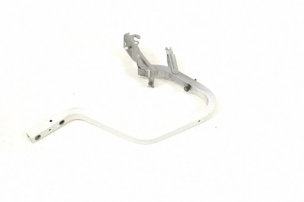 Tailgate/trunk/boot hinge – right