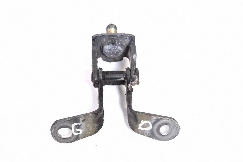 Tailgate/trunk/boot hinge – right
