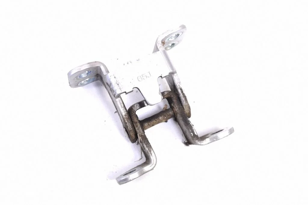 Tailgate/trunk/boot hinge – left