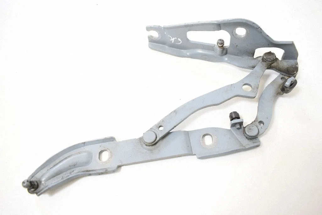 Tailgate/trunk/boot hinge – BMW 3 Series E90 E91 (2005-2012)
