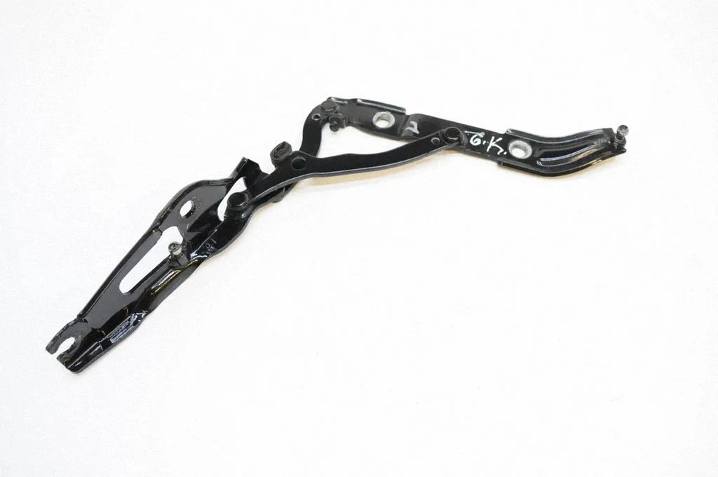 Tailgate/trunk/boot hinge – BMW 3 Series E90 E91 (2005-2012)