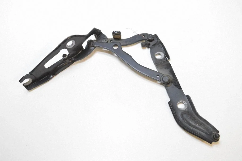 Tailgate/trunk/boot hinge – BMW 3 Series E90 E91 (2005-2012)