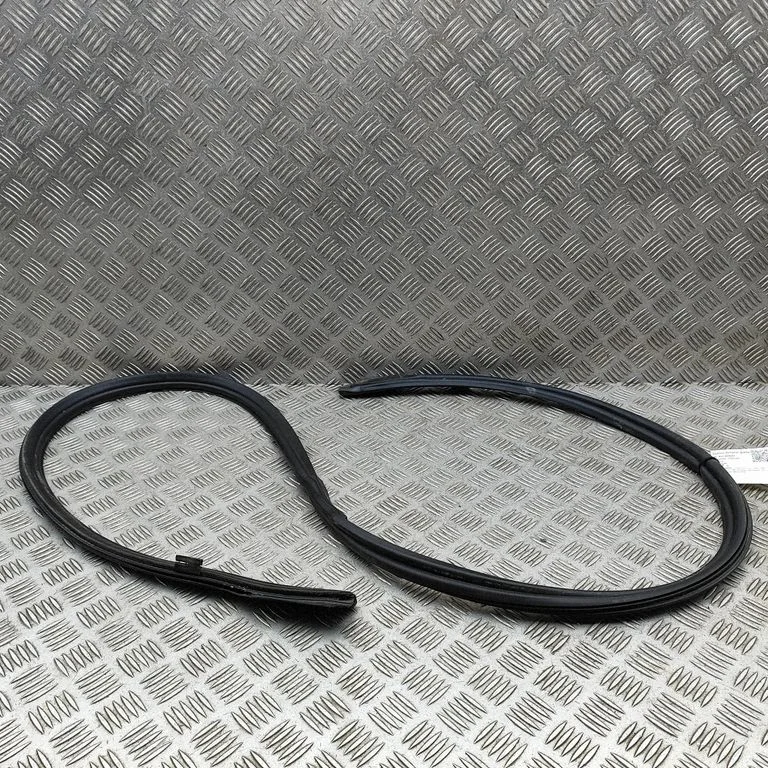 Loading door rubber seal (on body) 99651421102