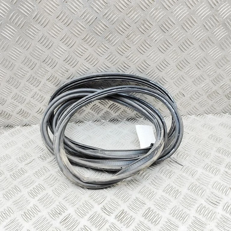Laadimisukse tihend (kere pool) 85A827705 – Audi Q6 e-tron (2024-)