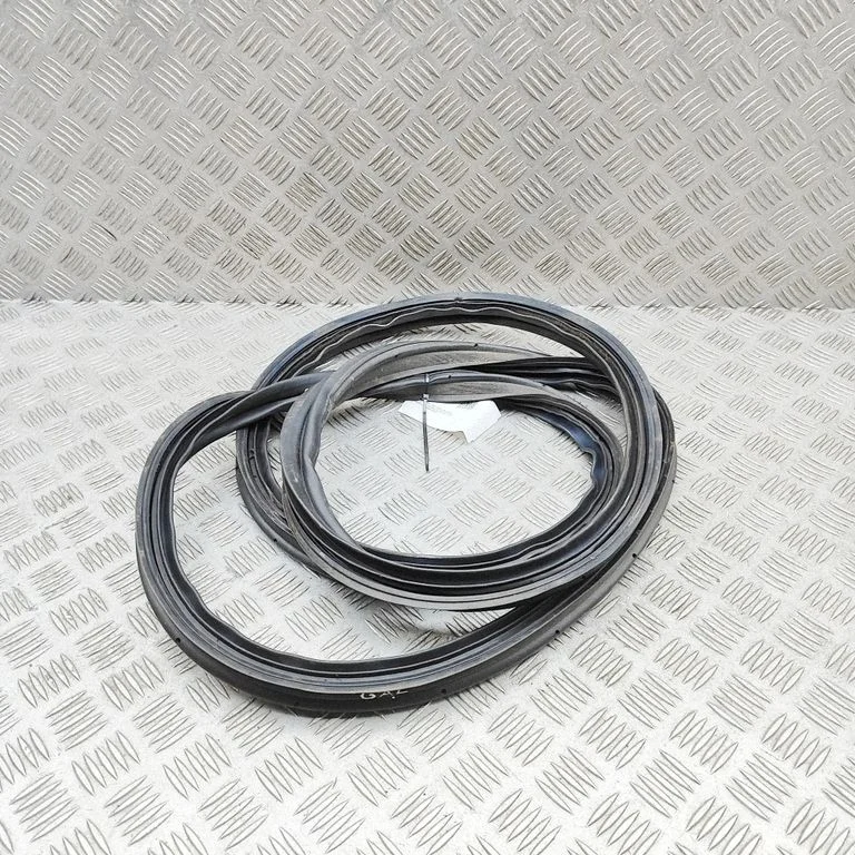 Laadimisukse tihend (kere pool) 81761K0000