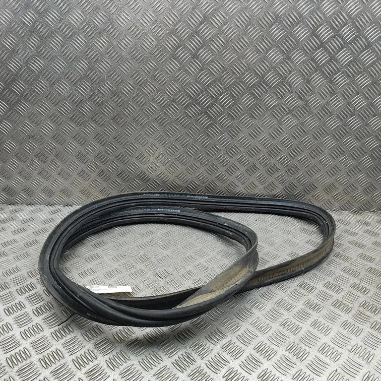 Loading door rubber seal (on body) 7423834