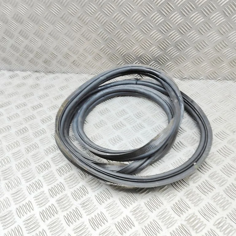 Uszczelka drzwi ładunkowych (na karoserii) 52138098