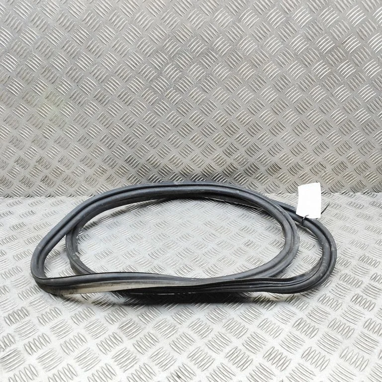Bagāžnieka blīvgumija (uz virsbūves) A2057505100
