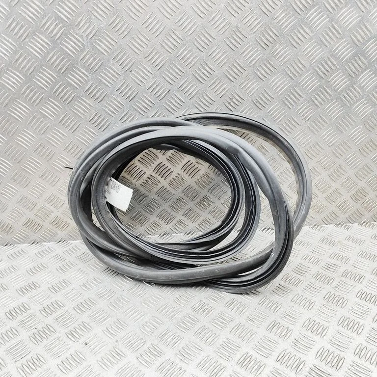 Laadimisukse tihend (kere pool) 81761CU000 – Genesis GV60 (2021-)