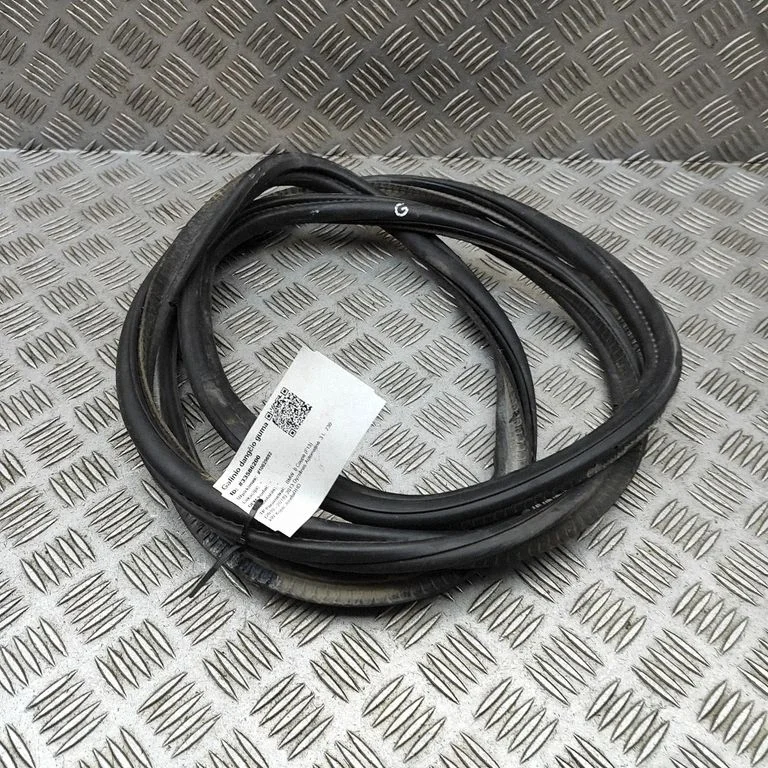 Loading door rubber seal (on body) – BMW 6 Series F12 F13 (2010-2018)