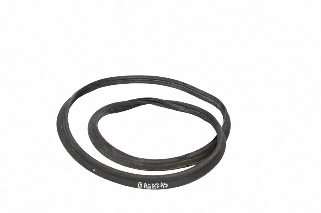 Loading door rubber seal (on body)