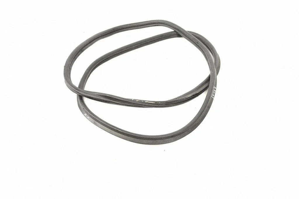 Bagāžnieka blīvgumija (uz virsbūves) 7239869