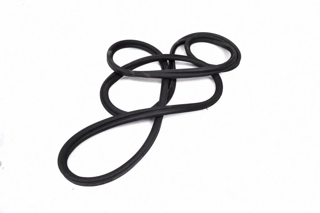 Loading door rubber seal (on body)