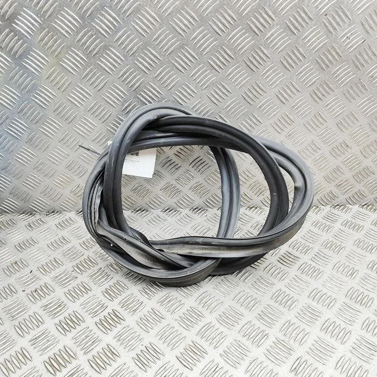 Loading door rubber seal (on body) A2387504800