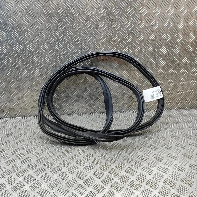 Laadimisukse tihend (kere pool) HK8341608AD