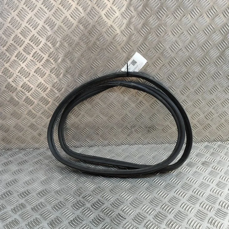 Loading door rubber seal (on body) 98751261101