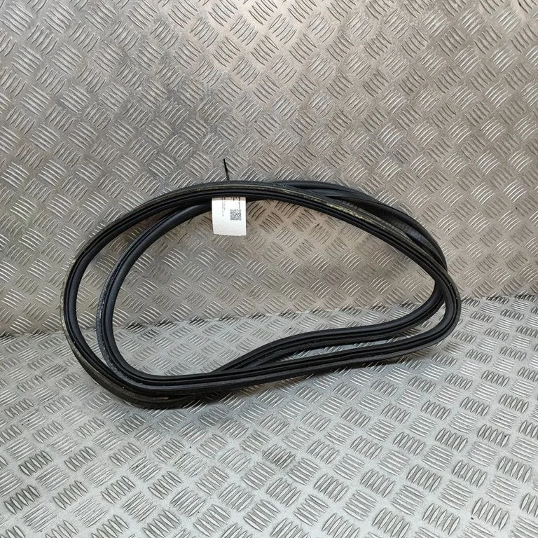 Loading door rubber seal (on body) 9465400